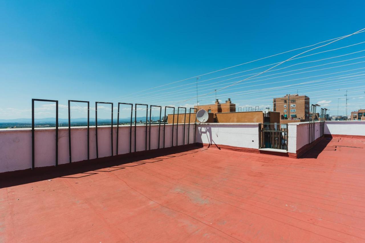 Cozy And Stylish With Natural Light And Vibrant Decor Séjour chez l'habitant Madrid