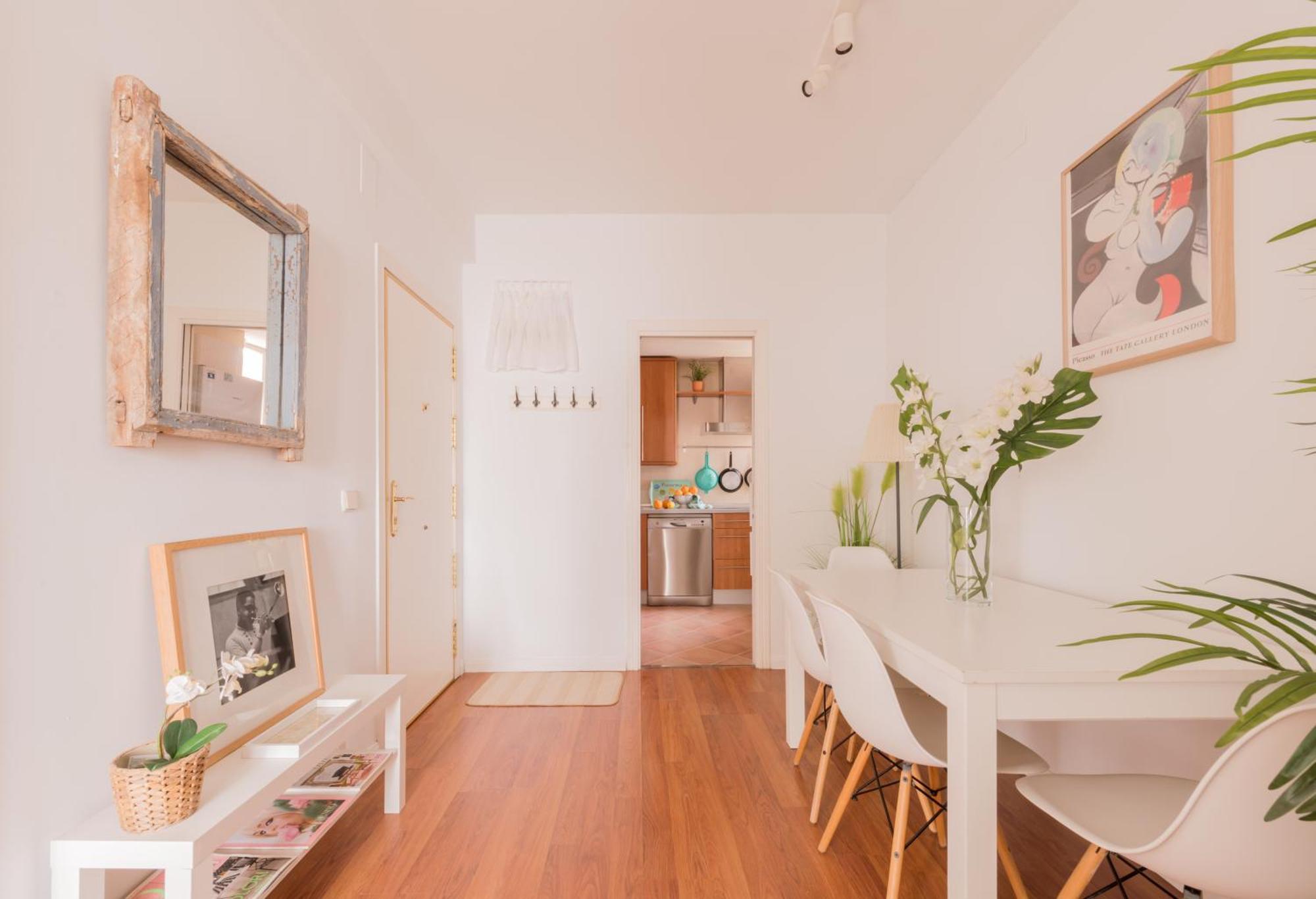 Séjour chez l'habitant Cozy And Stylish With Natural Light And Vibrant Decor