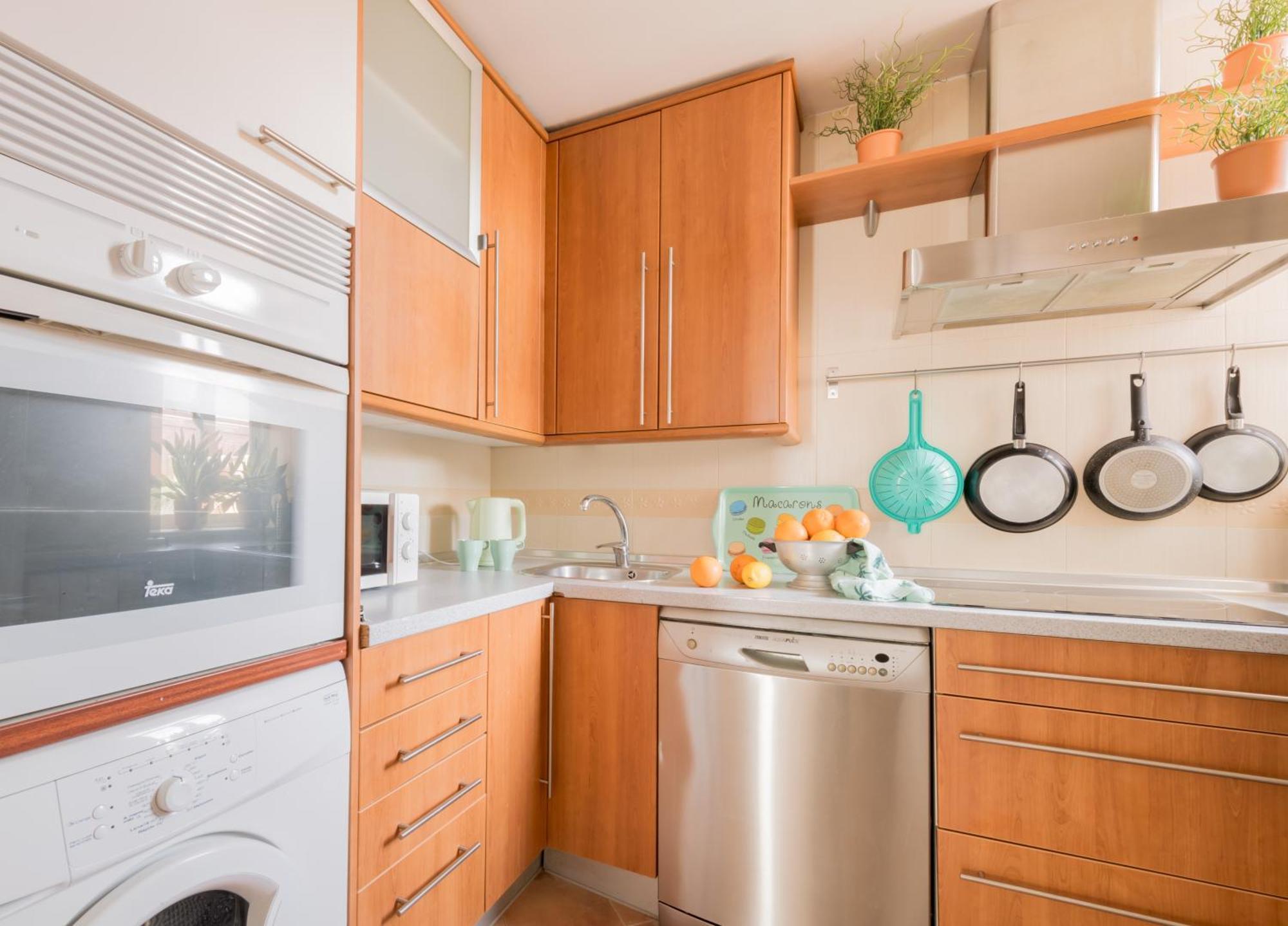 Séjour chez l'habitant Cozy And Stylish With Natural Light And Vibrant Decor Madrid